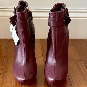 Nina Ricci Leather Ankle Boots
